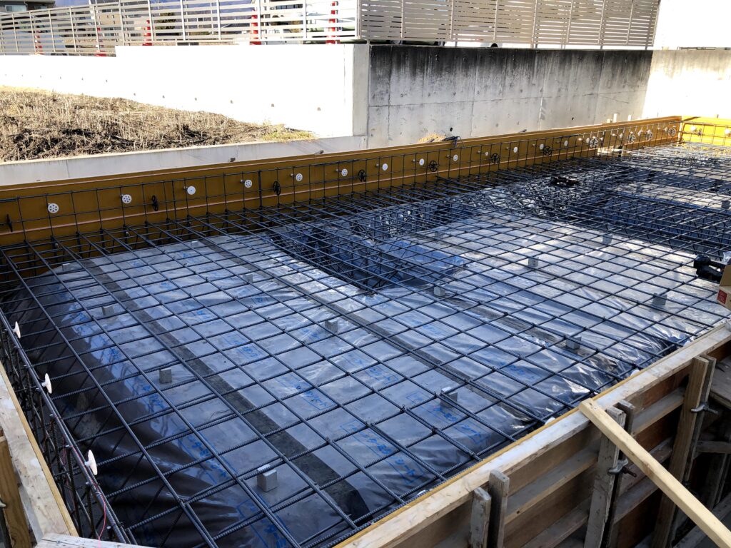 検査で問題なければ、鉄筋工事の作業完了です。